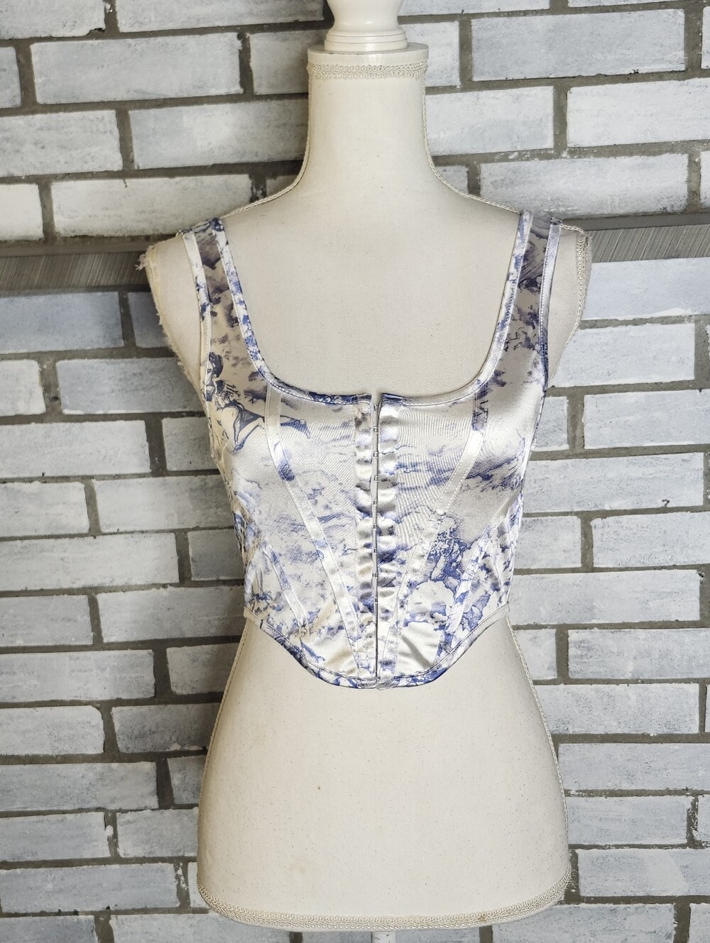 • Motel Rocks Sleeveless Satin Corset Front Closure Crop Top Small Blue White - Picture 2 of 9